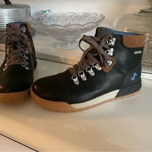 New Forsake hiking boots size 8 1/2 Black & Tan